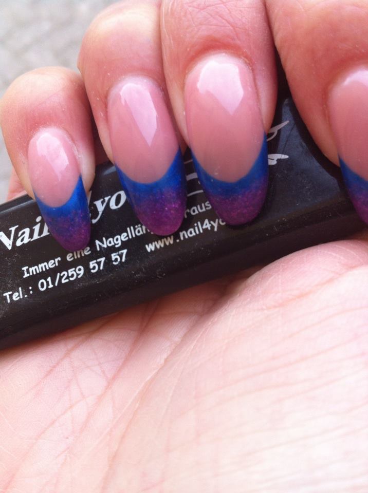 French Nails Gelnägel in blau und violett